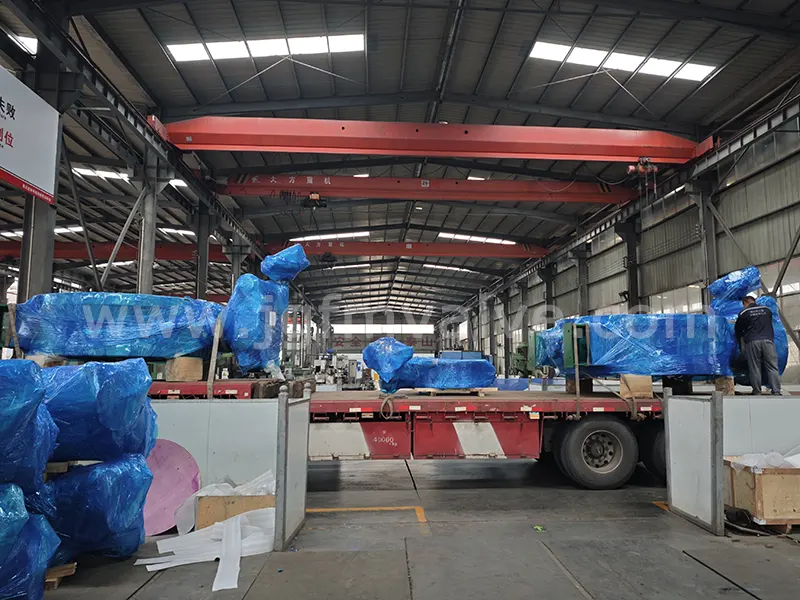 DN2400DN1000旋球阀发往化工行业客户现场