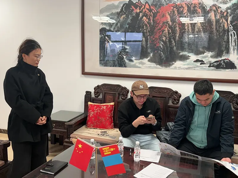 蒙古客户来访郑州精工考察旋塞阀产品​