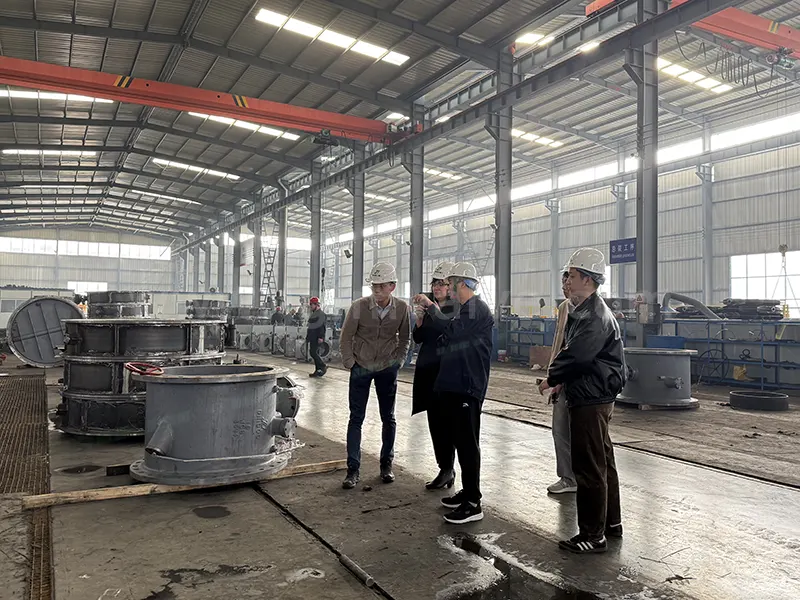 乌克兰客户来访郑州精工进行考察