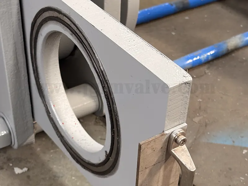 盲板阀密封不严的原因分析